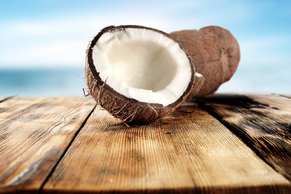 Simpele kokosnootolie- een complexe bescherming van het haar wat versteviging nodig heeft