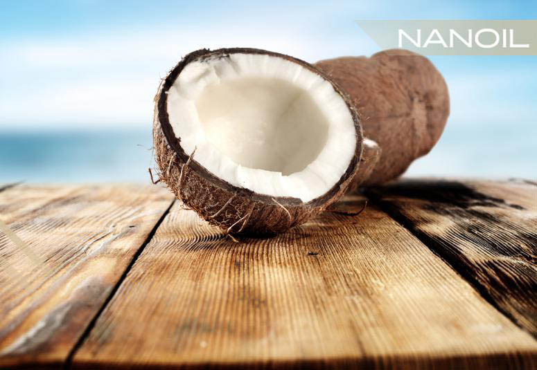 Simpele kokosnootolie- een complexe bescherming van het haar wat versteviging nodig heeft